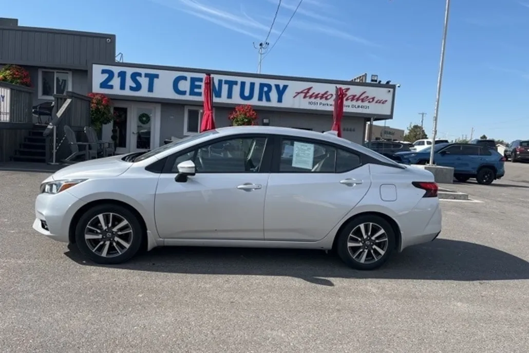 2021 Nissan Versa 1.6 SV photo 1