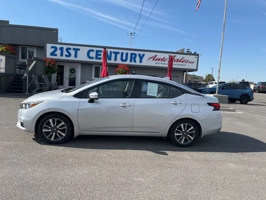 2021 Nissan Versa 1.6 SV photo 1