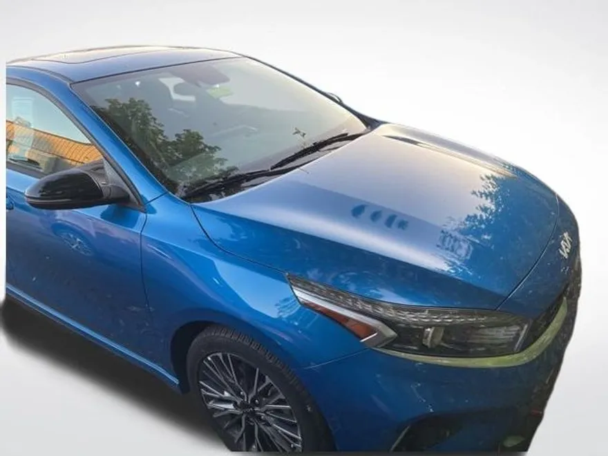 2023 Kia Forte GT-Line photo 1