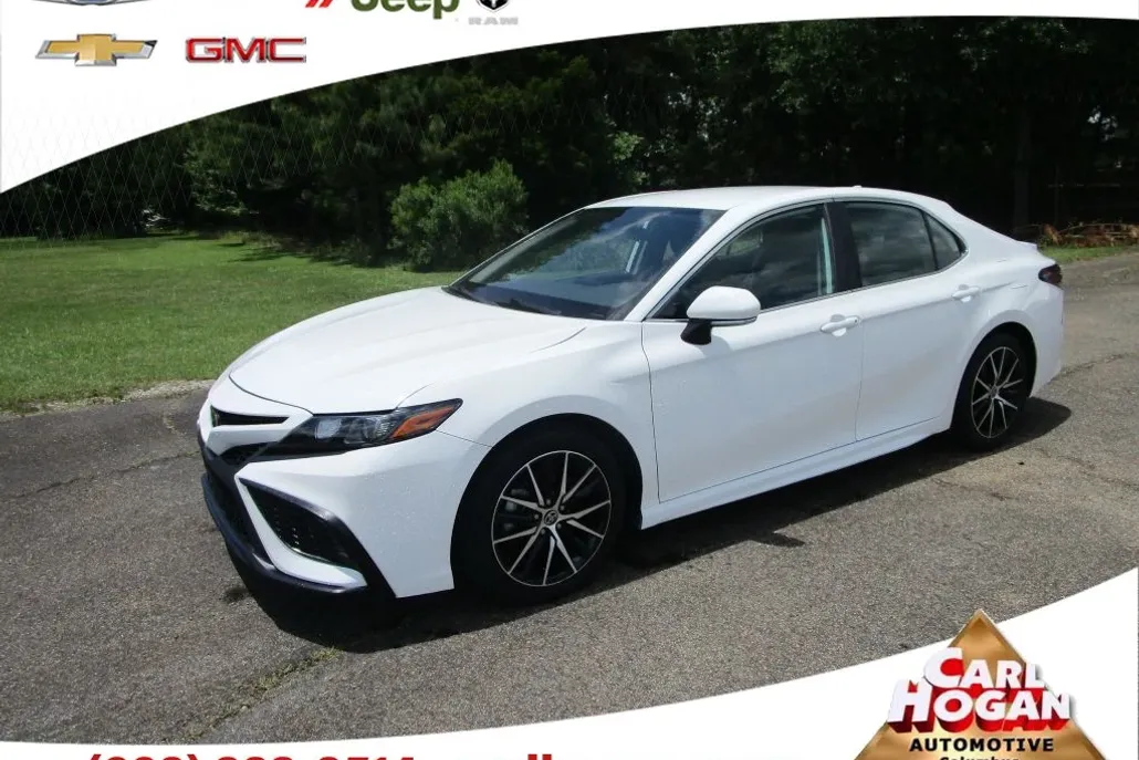 2023 Toyota Camry SE photo 1