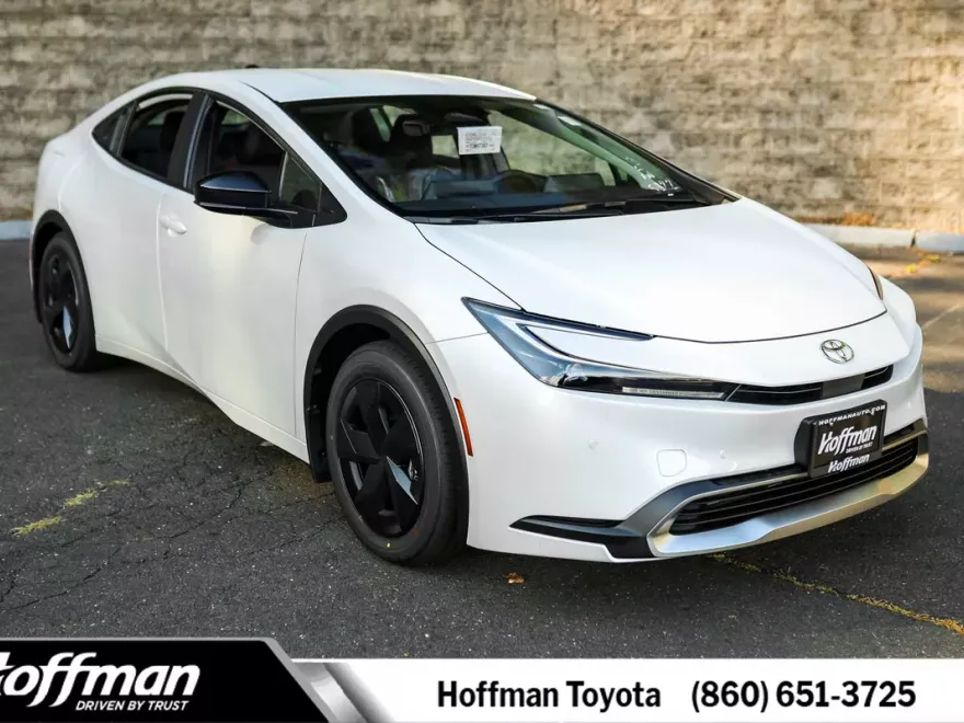 2026 Toyota Prius SE Plug-in Hybrid photo 1