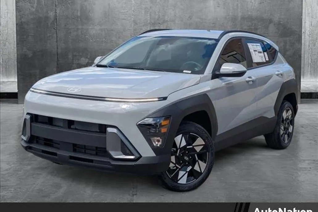2025 Hyundai Kona SEL photo 1