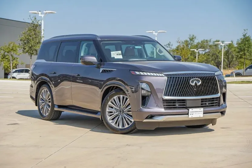 2026 Infiniti QX80 Luxe photo 1