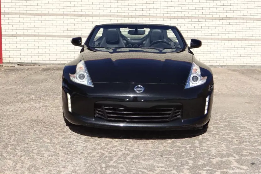 2014 Nissan 370Z Touring photo 1