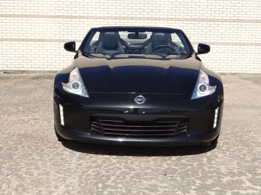 2014 Nissan 370Z Touring photo 1