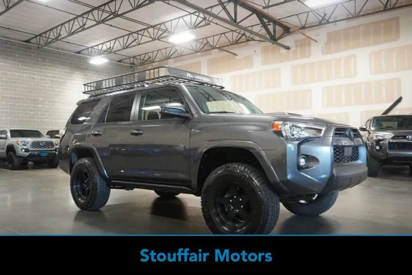 2021 Toyota 4Runner TRD 4WD photo 1