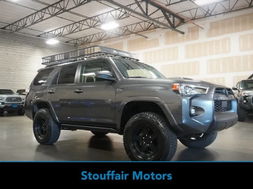 2021 Toyota 4Runner TRD 4WD photo 1