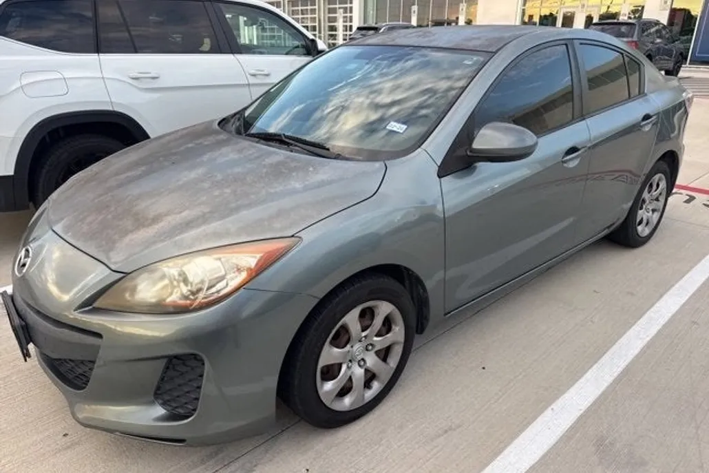 2013 Mazda Mazda3 i SV photo 1