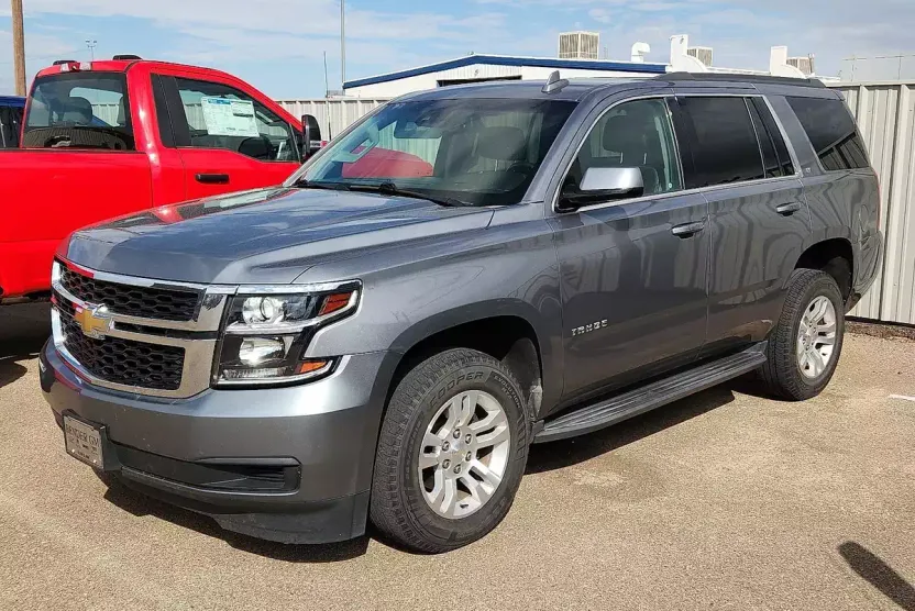 2019 Chevrolet Tahoe LT photo 1