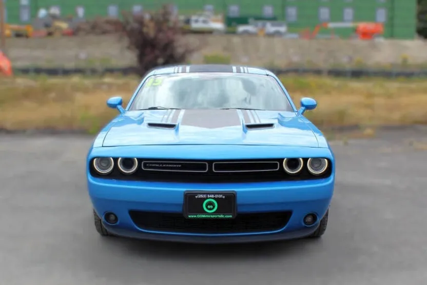 2015 Dodge Challenger SXT Plus photo 1