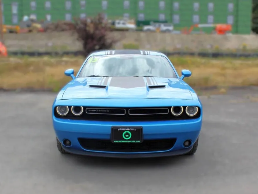 2015 Dodge Challenger SXT Plus photo 1