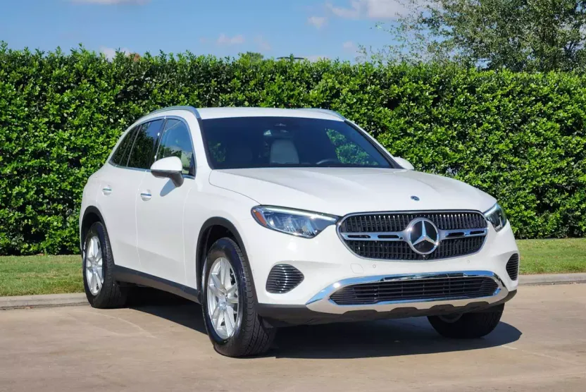 2025 Mercedes Benz GLC 300 photo 1