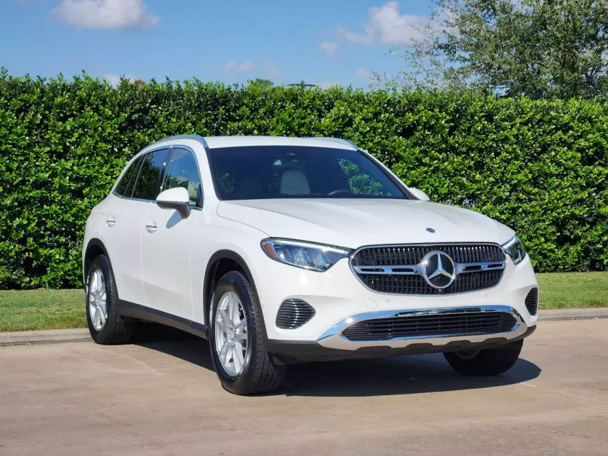 2025 Mercedes Benz GLC 300 photo 1