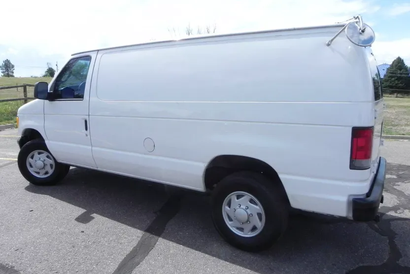 2007 Ford E-250 photo 1