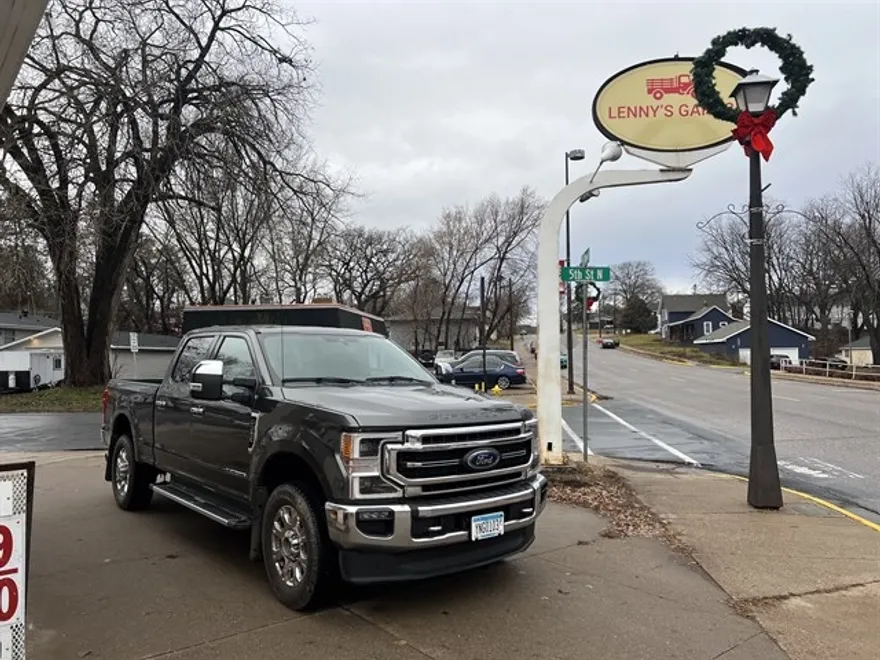 2020 Ford F-350 Lariat photo 2