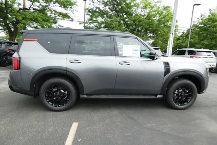 2025 Nissan Armada photo 1