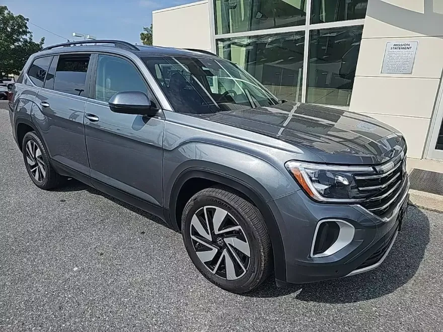 2024 Volkswagen Atlas SE Technology photo 1