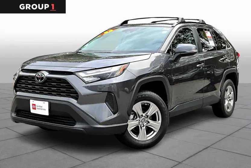 2023 Toyota RAV4 XLE photo 1