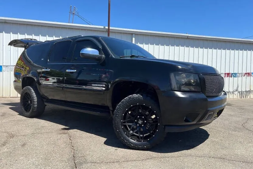 2008 Chevrolet Suburban LS photo 1