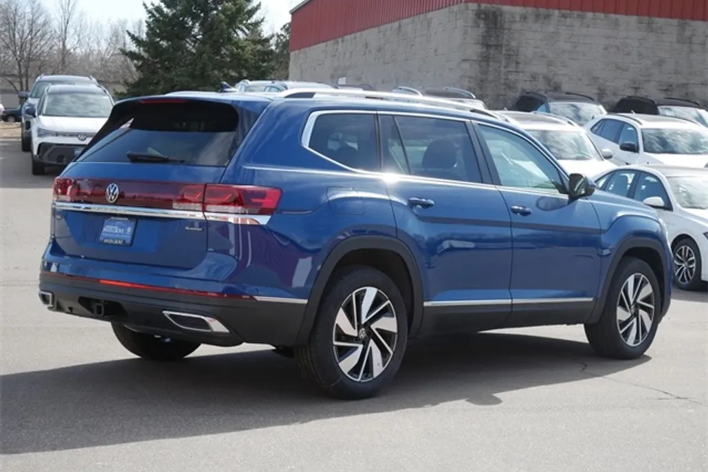 2025 Volkswagen Atlas SEL photo 1
