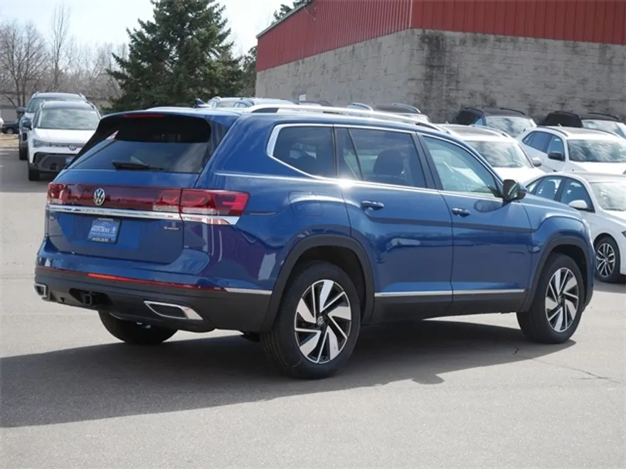 2025 Volkswagen Atlas SEL photo 1