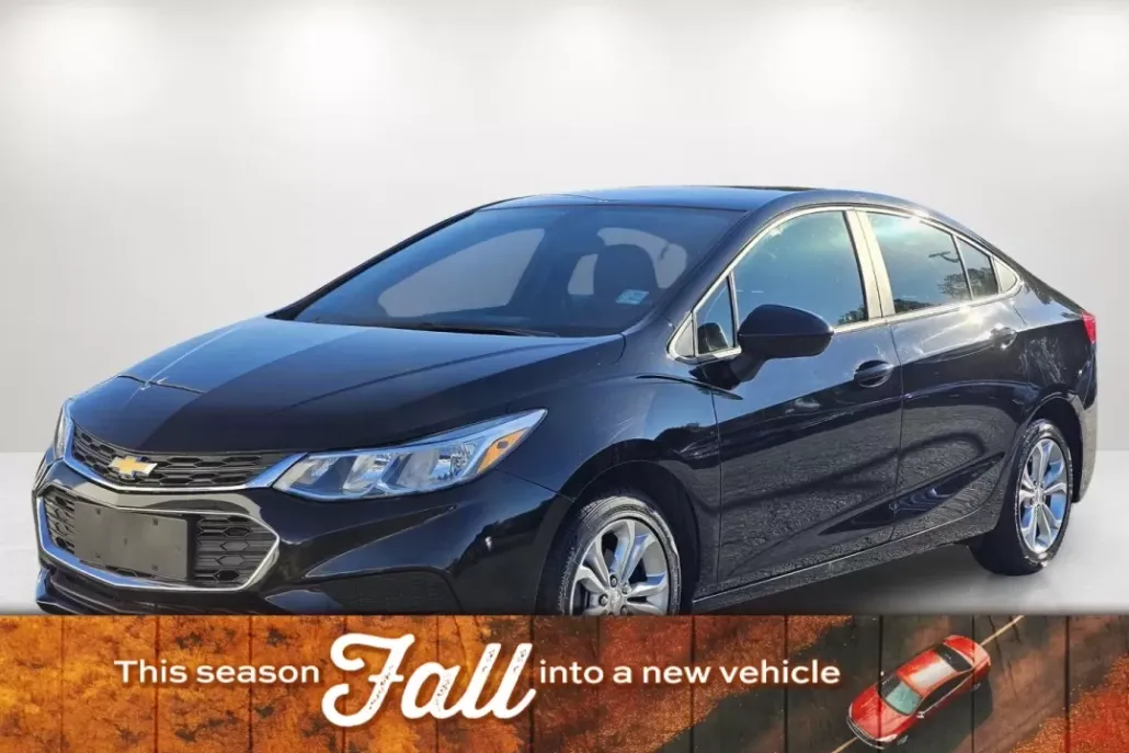 2019 Chevrolet Cruze LS photo 1