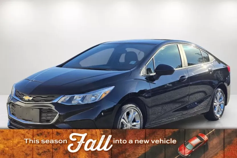 2019 Chevrolet Cruze LS photo 1