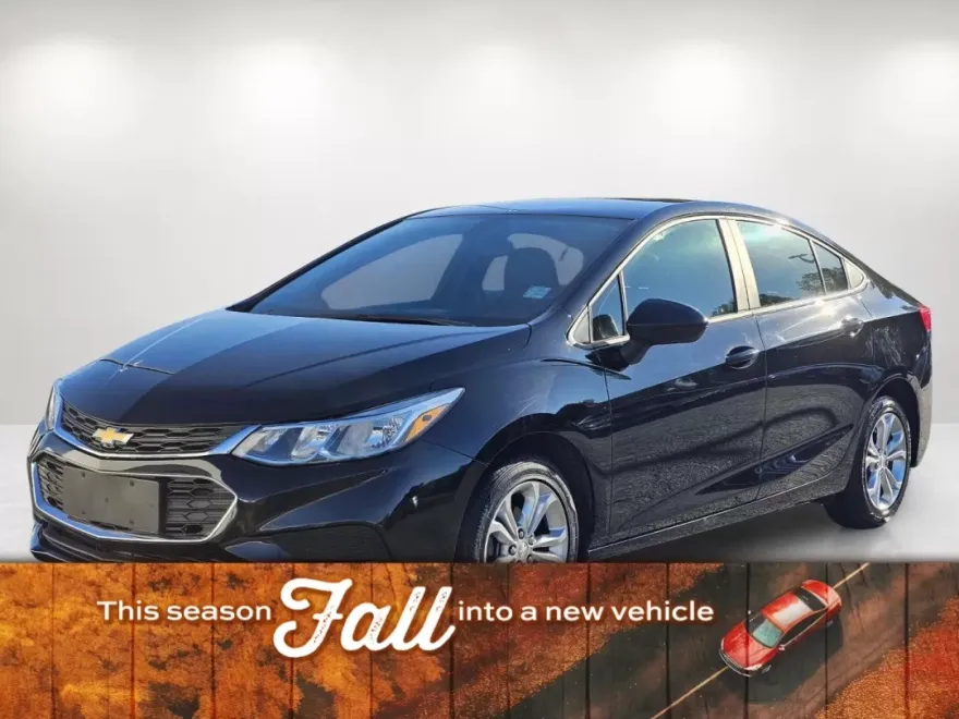2019 Chevrolet Cruze LS photo 1