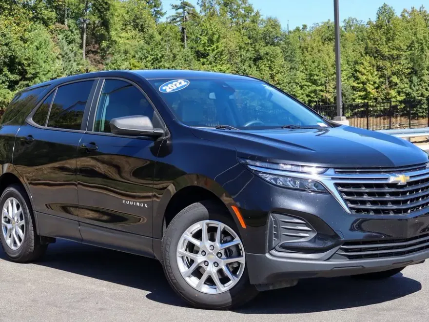2022 Chevrolet Equinox LS photo 1