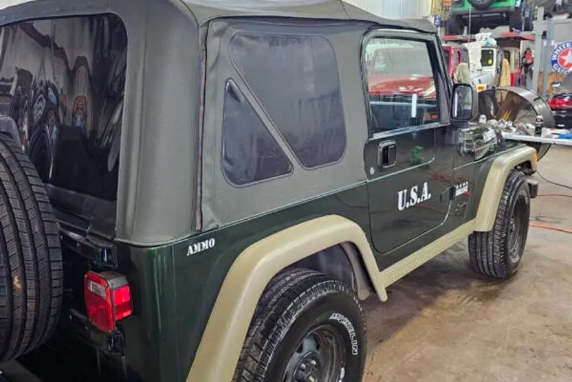 2004 Jeep Wrangler X photo 1