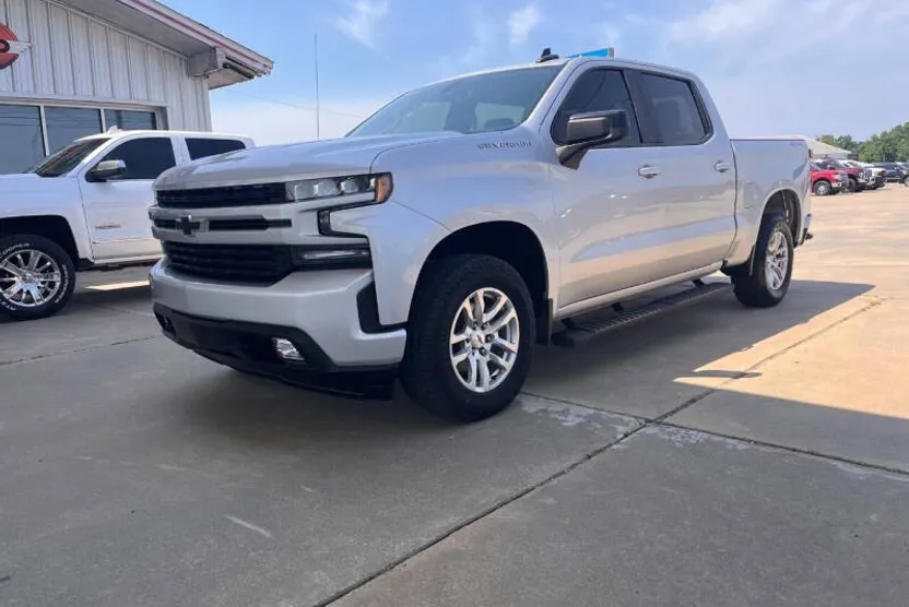 2019 Chevrolet Silverado RST photo 1