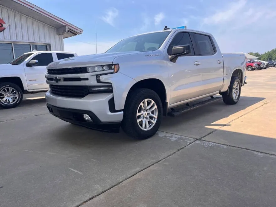 2019 Chevrolet Silverado RST photo 1