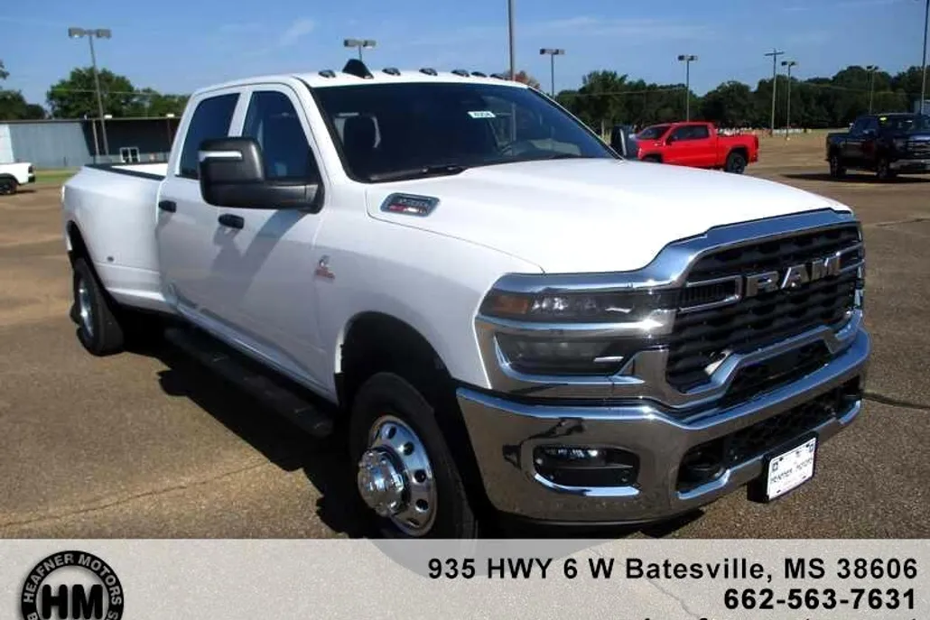2025 Ram 3500 Tradesman photo 1