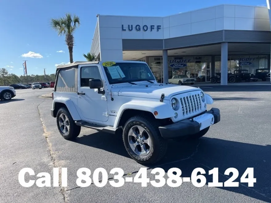 2016 Jeep Wrangler Sahara photo 1