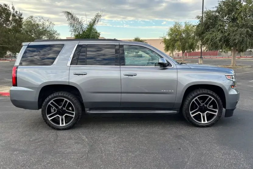 2020 Chevrolet Tahoe LS photo 1