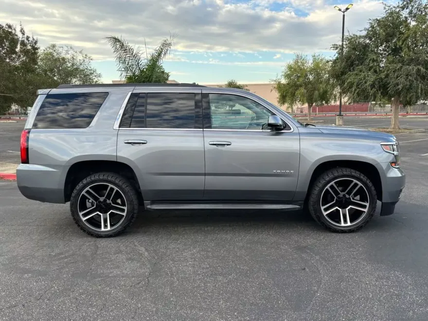 2020 Chevrolet Tahoe LS photo 1