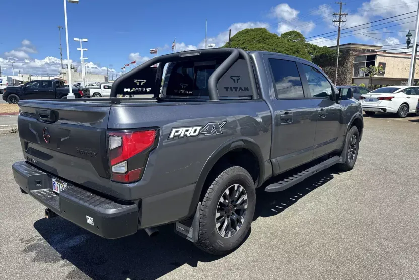 2023 Nissan Titan PRO-4X photo 1