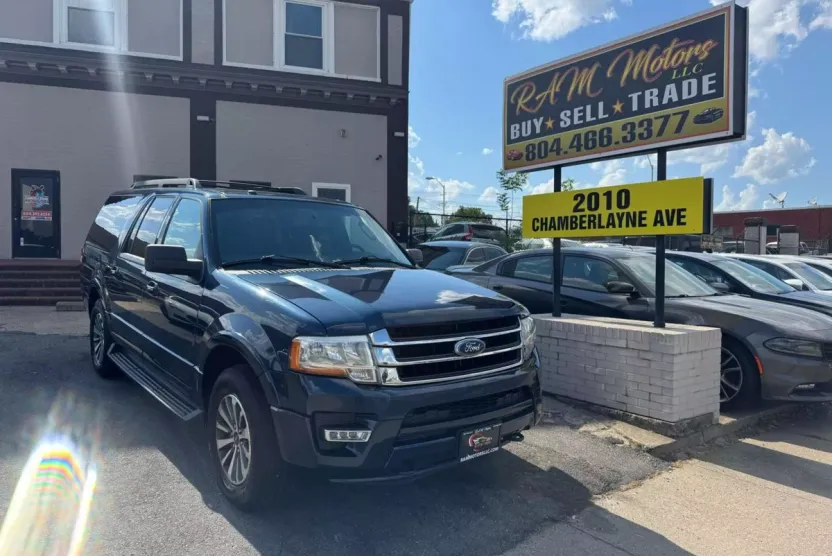 2016 Ford Expedition XLT photo 1