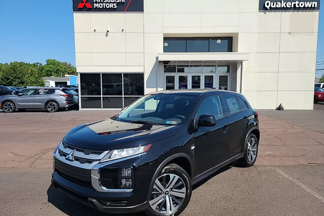 2024 Mitsubishi Outlander Sport ES photo 1