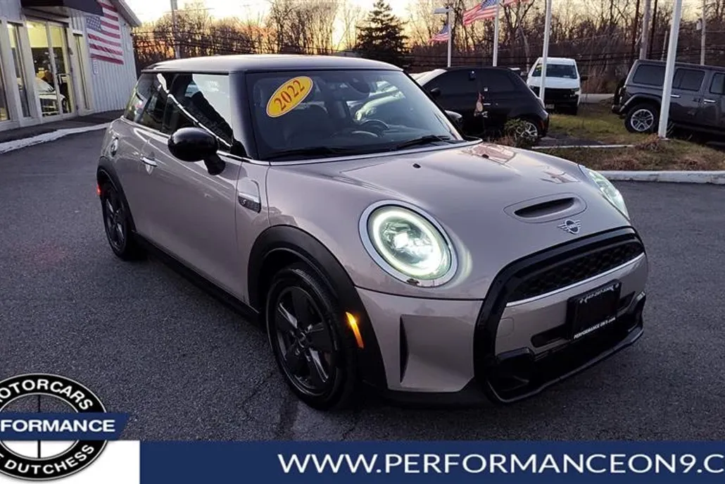 2022 Mini Cooper 2 Door Hardtop S photo 1