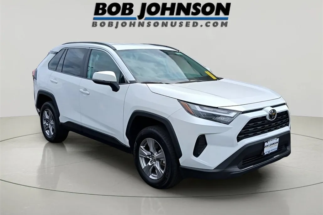 2025 Toyota RAV4 XLE photo 1