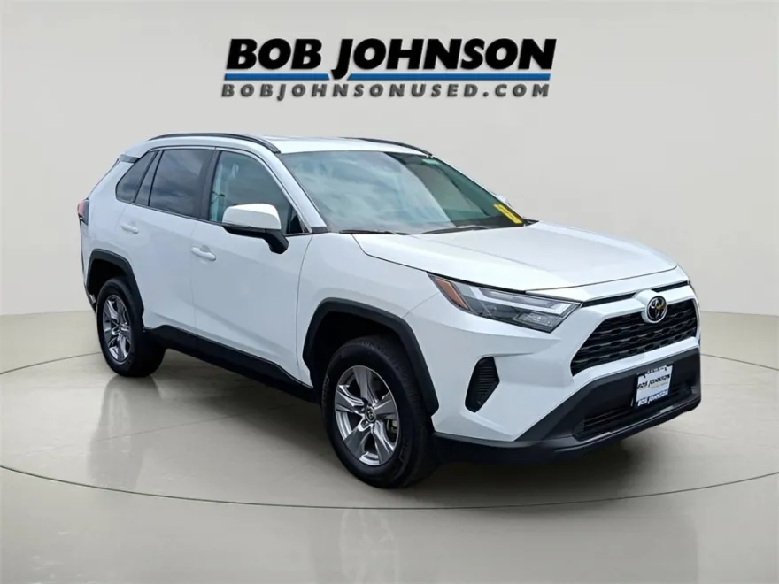2025 Toyota RAV4 XLE photo 1