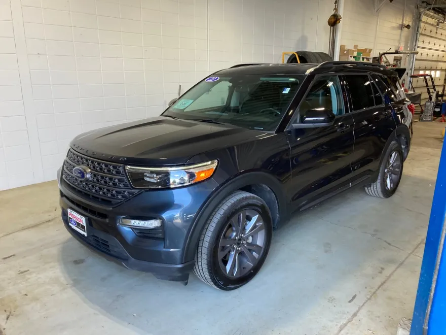2022 Ford Explorer XLT photo 1