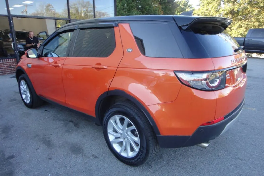 2017 Land Rover Discovery Sport HSE photo 1