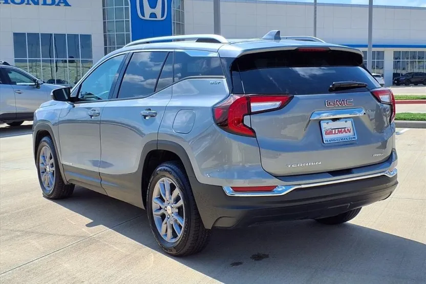 2024 Gmc Terrain SLT photo 1