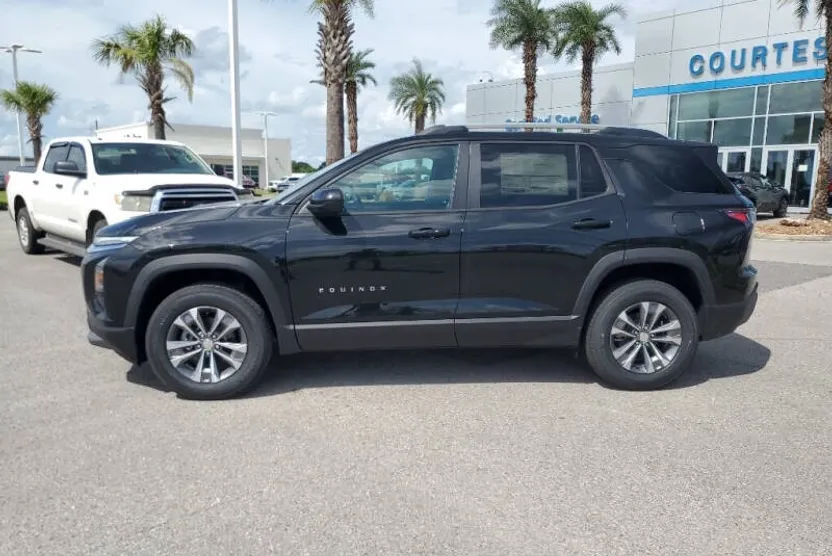2026 Chevrolet Equinox LT photo 1