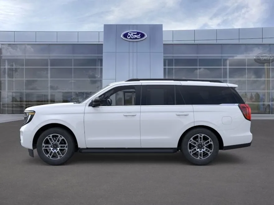 2025 Ford Expedition photo 1