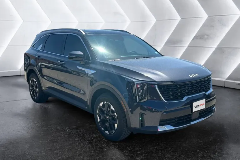 2025 Kia Sorento S photo 1