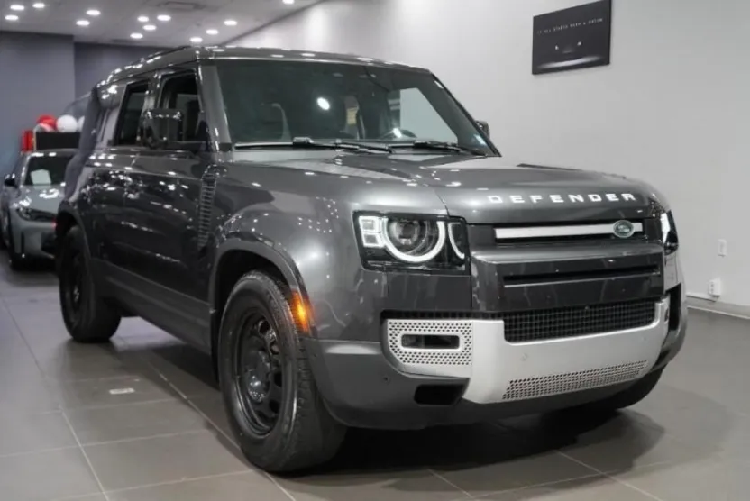 2023 Land Rover Defender S photo 1