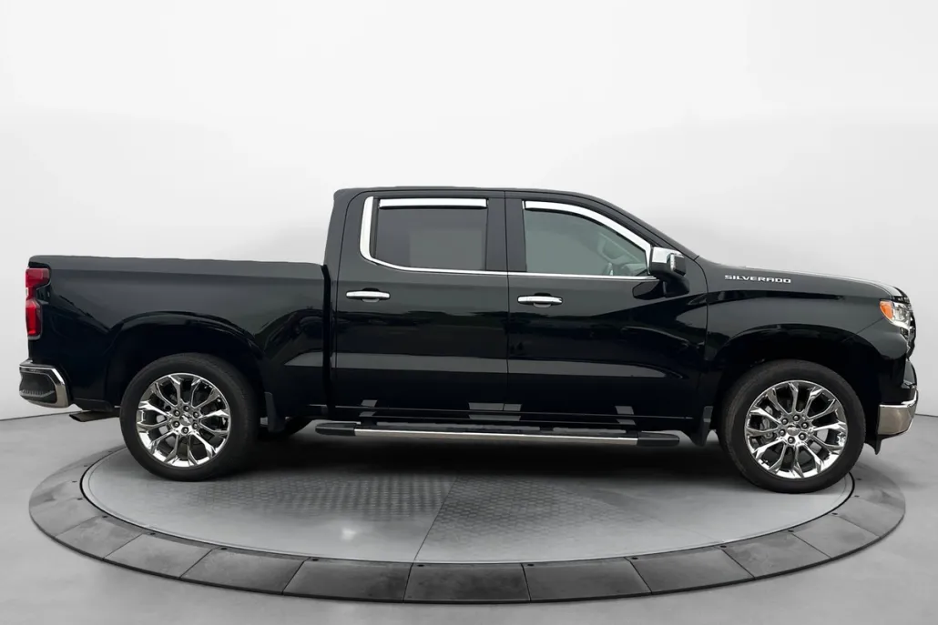2024 Chevrolet Silverado 1500 LTZ photo 1